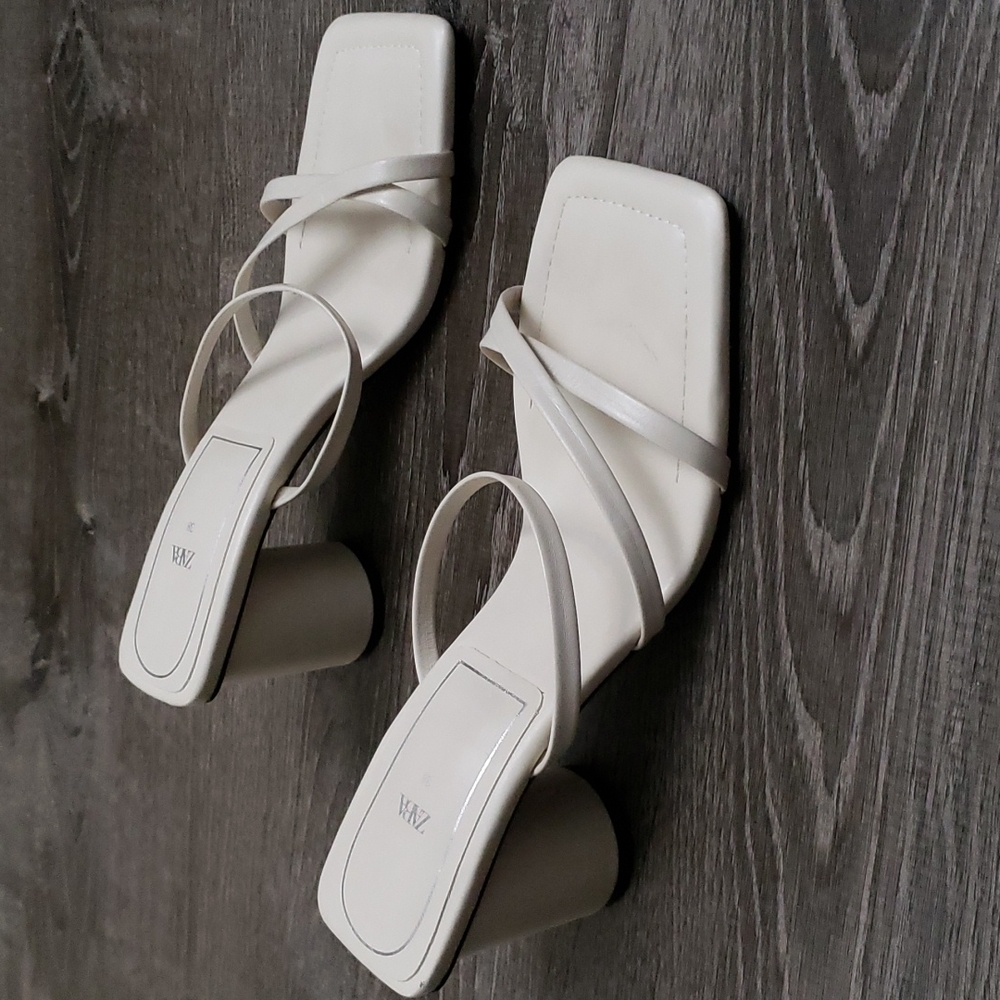 ZARA Round Heels Size 7.5